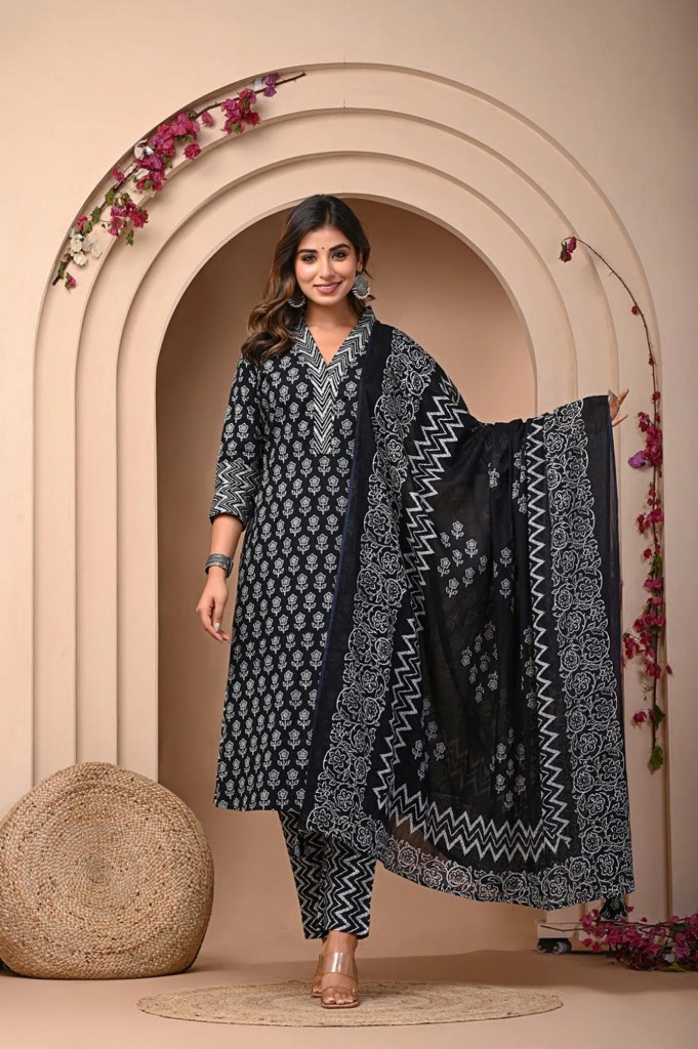 Jaipuri Floral Print Kurta Panta and Dupatta Set