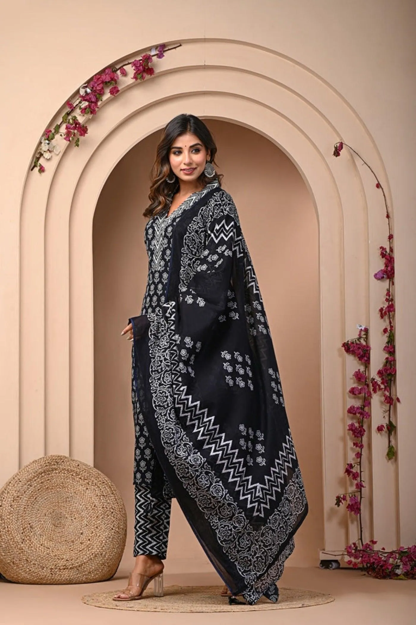 Jaipuri Floral Print Kurta Panta and Dupatta Set